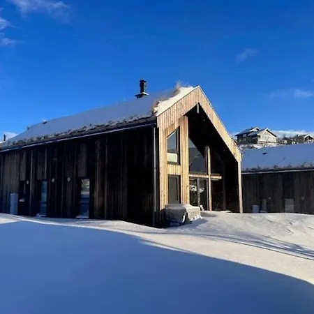 Feriehus Modern With View In